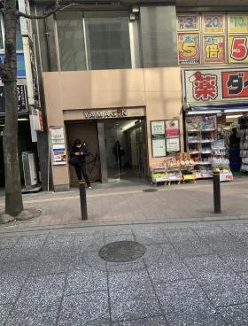 山銀ビルの外観