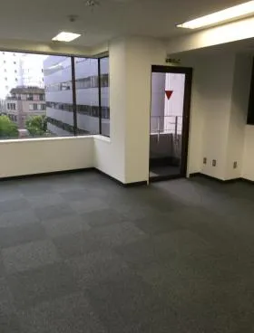 成和大門ビルの外観