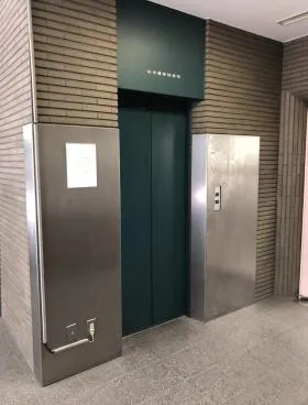 サクセス高田馬場ビルの外観