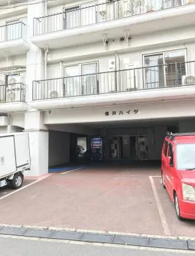 信川ハイツビルの外観