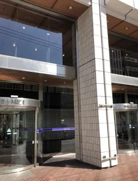 青山小原ビルの外観
