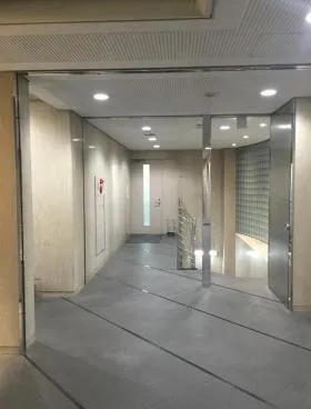 WISビルの外観