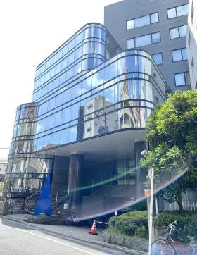WISビルの外観
