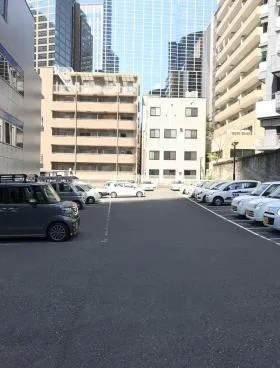 西新宿青木ビルの外観