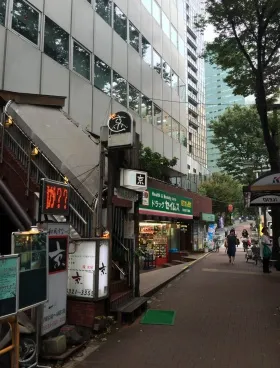 新宿タツミビルの外観