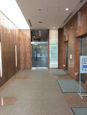 ウエストゲート新宿ビルの外観