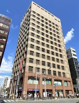 ウエストゲート新宿ビルの外観