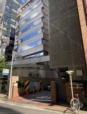ウエストゲート新宿ビルの外観