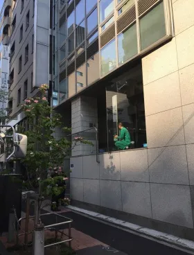 新橋SNビルの外観