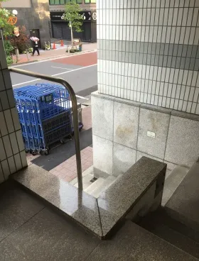 新橋SNビルの外観