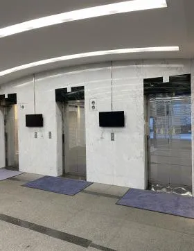 西新宿KFビルの外観