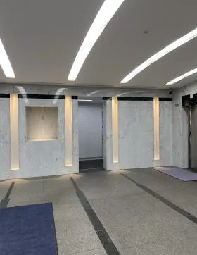 西新宿KFビルの外観