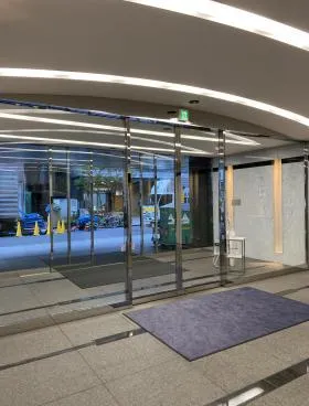 西新宿KFビルの外観