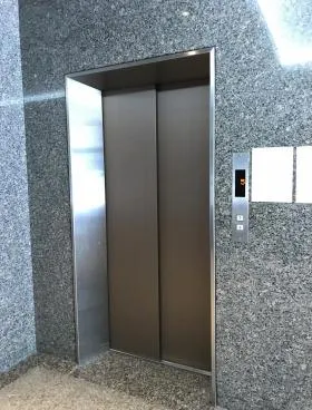 プラザ新大樹 本館の外観