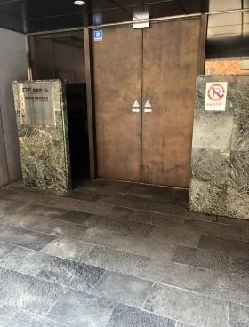 OF信濃町ビルの外観