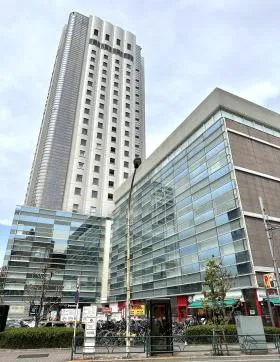 HUNDRED CIRCUS East Towerの外観