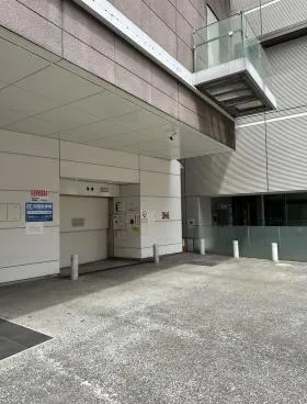 HUNDRED CIRCUS East Towerの外観