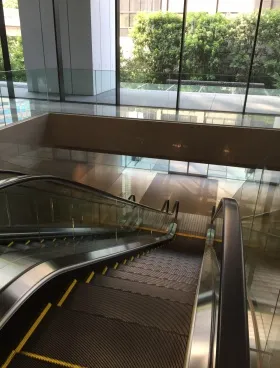 赤坂Kタワーの外観