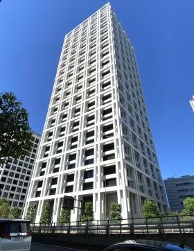 赤坂Kタワーの外観