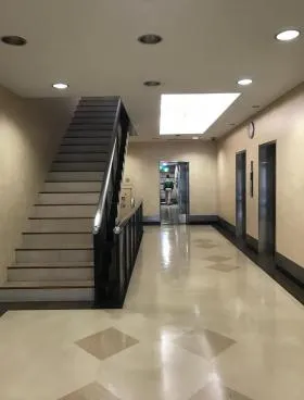 塩業会館ビルの外観