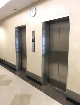 塩業会館ビルの外観