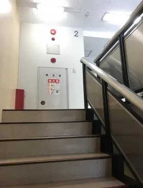 塩業会館ビルの外観