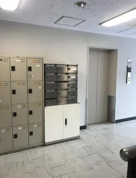 塩業会館ビルの外観
