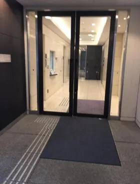 新橋プラザビルの外観