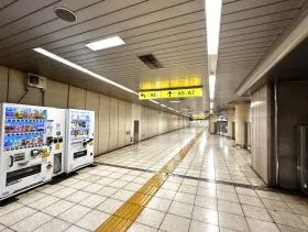 A8出入口を目指す