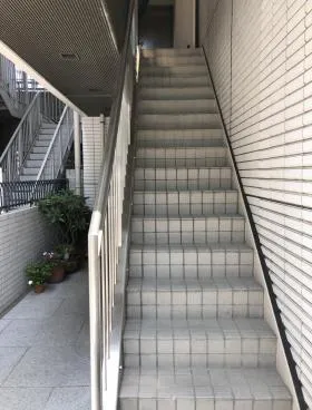 ISAビルの外観