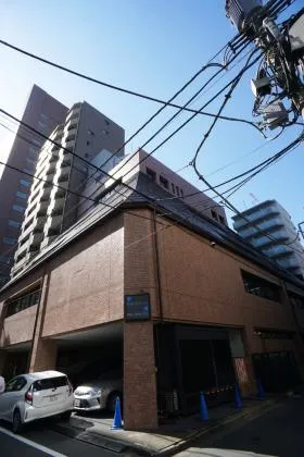 建装ビルディングの外観