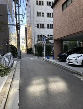 建装ビルディングの外観