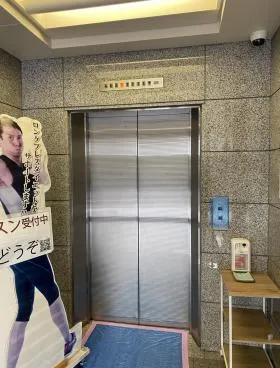 国際本社別館ビルの外観