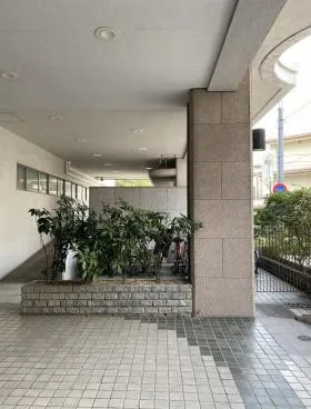シャトー東洋南青山ビルの外観