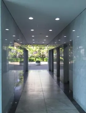 DS海岸ビル(旧プレミア海岸ビル)ビルの外観