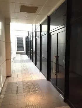 六本木デュープレックスタワーの外観