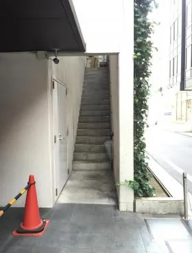 六本木デュープレックスタワーの外観