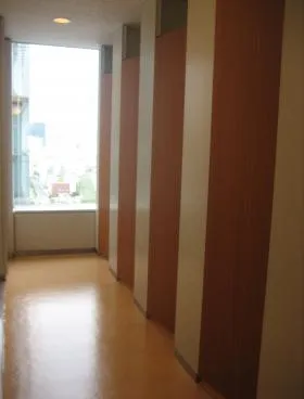 Wビルの外観