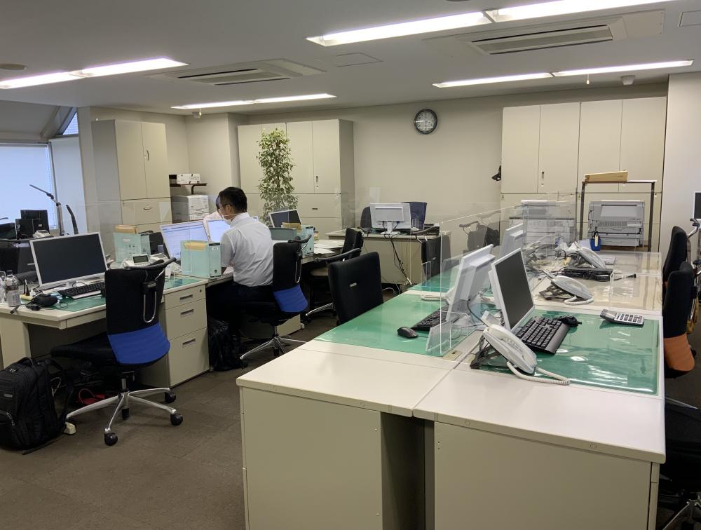 東京都千代田区内神田の居抜き賃貸オフィス物件(約40坪) ｜居抜きオフィス物件検索サイト【vivit-ビビット】（1）
