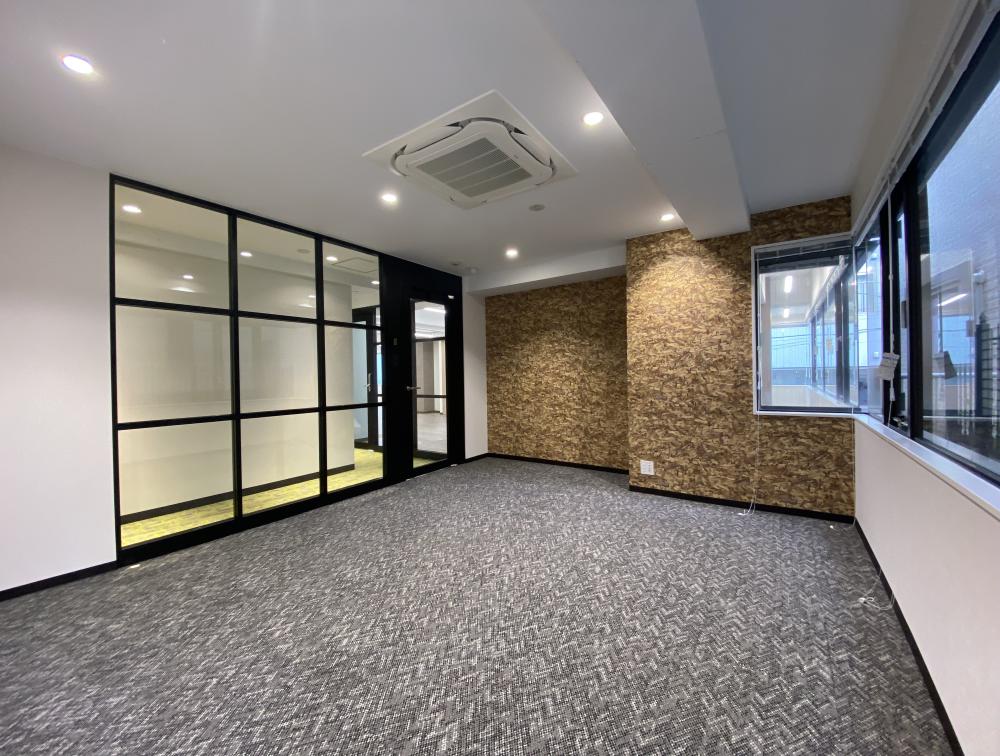 東京都港区南青山の居抜き賃貸オフィス物件(約50坪) ｜居抜きオフィス物件検索サイト【vivit-ビビット】（1）