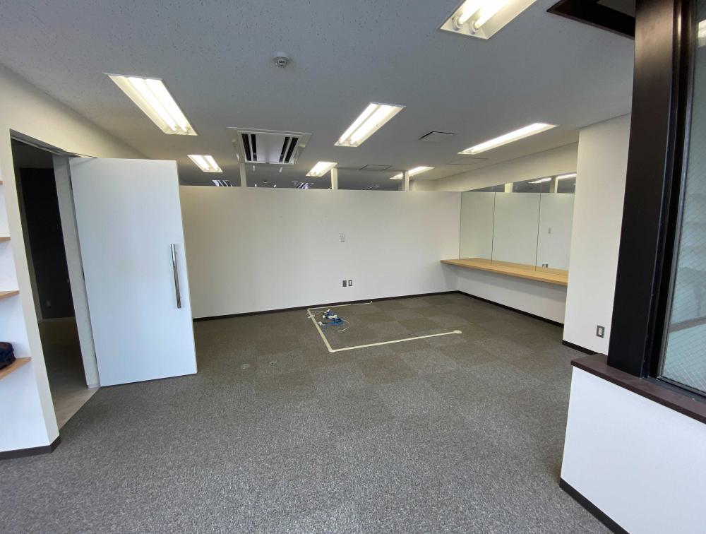 東京都港区北青山の居抜き賃貸オフィス物件(約25坪) ｜居抜きオフィス物件検索サイト【vivit-ビビット】（1）