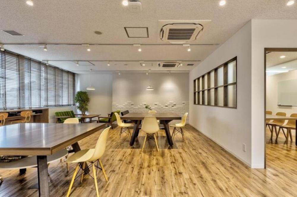 東京都港区南青山の居抜き賃貸オフィス物件(約80坪) ｜居抜きオフィス物件検索サイト【vivit-ビビット】（1）