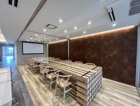 東京都港区三田の居抜き賃貸オフィス物件(約105坪) ｜居抜きオフィス物件検索サイト【vivit-ビビット】（サムネイル3）