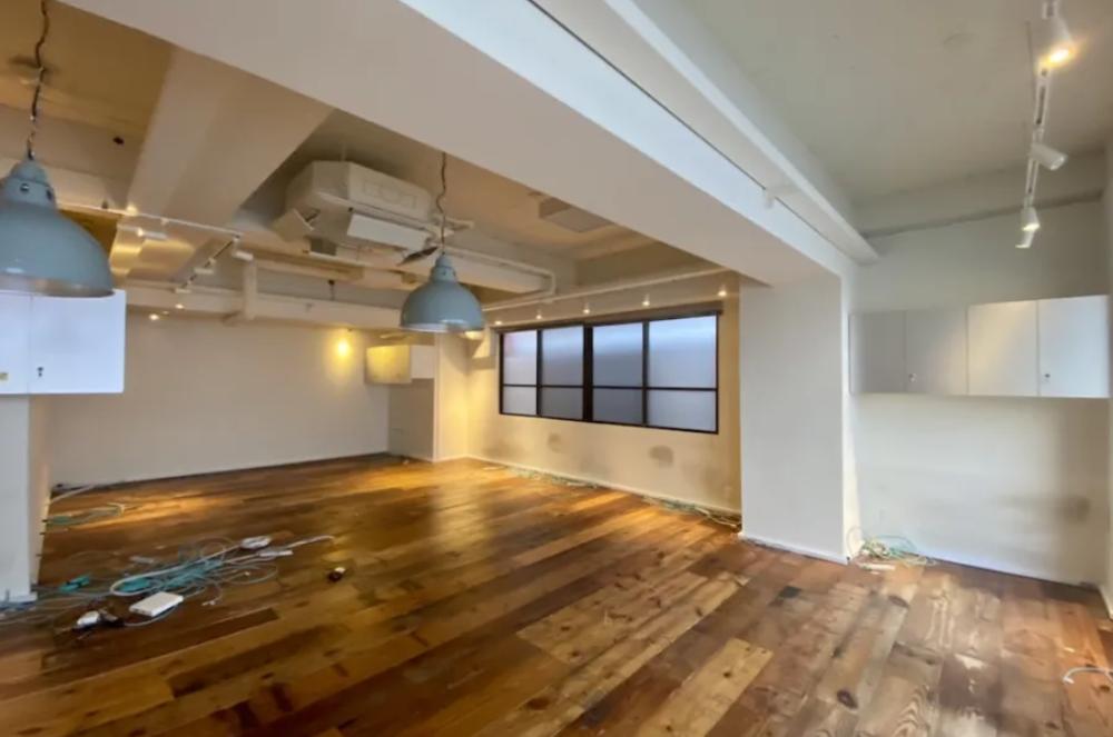 東京都港区南麻布の居抜き賃貸オフィス物件(約45坪) ｜居抜きオフィス物件検索サイト【vivit-ビビット】（1）