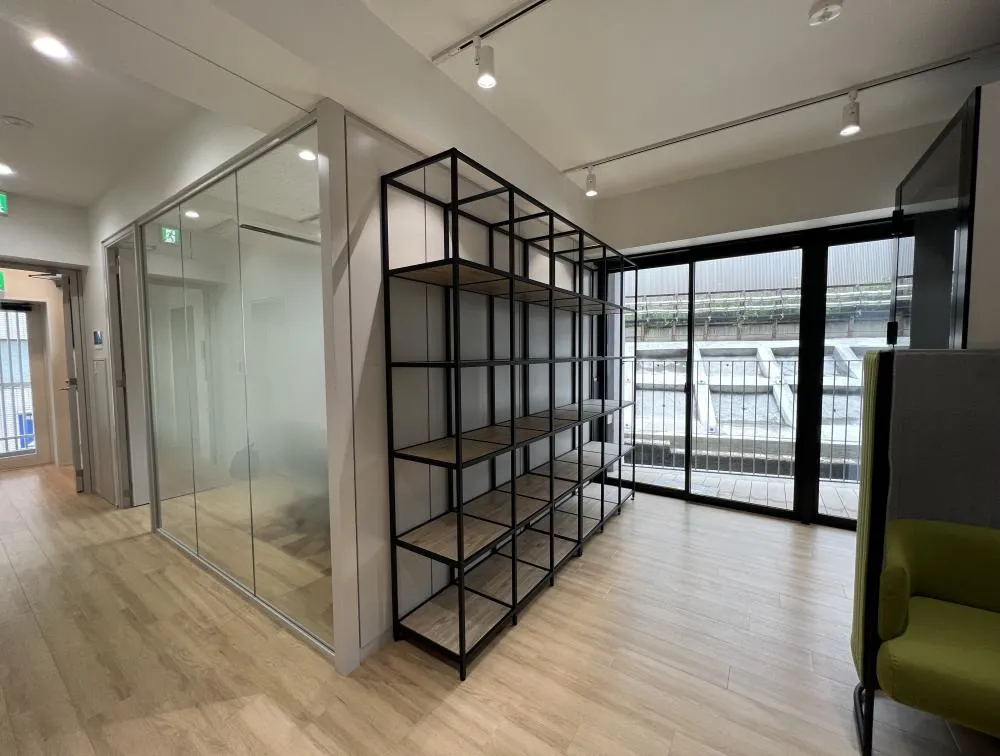 什器フルセットアップ 敷金無しの居抜き賃貸オフィス物件(約30坪) ｜居抜きオフィス物件検索サイト【vivit-ビビット】（11）