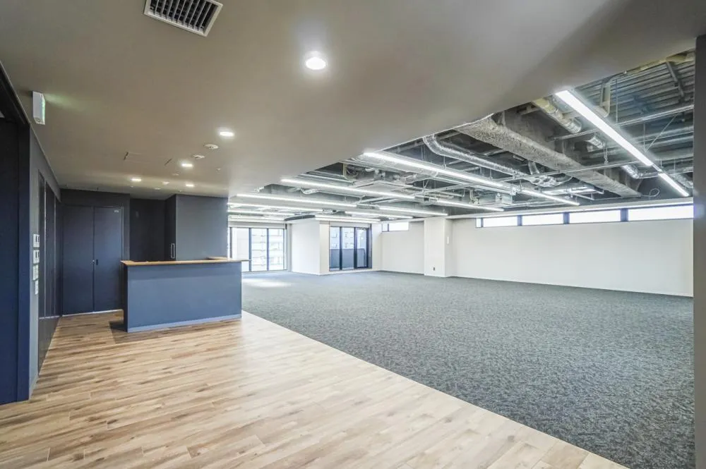 東京都港区西新橋の居抜き賃貸オフィス物件(約75坪) ｜居抜きオフィス物件検索サイト【vivit-ビビット】（1）