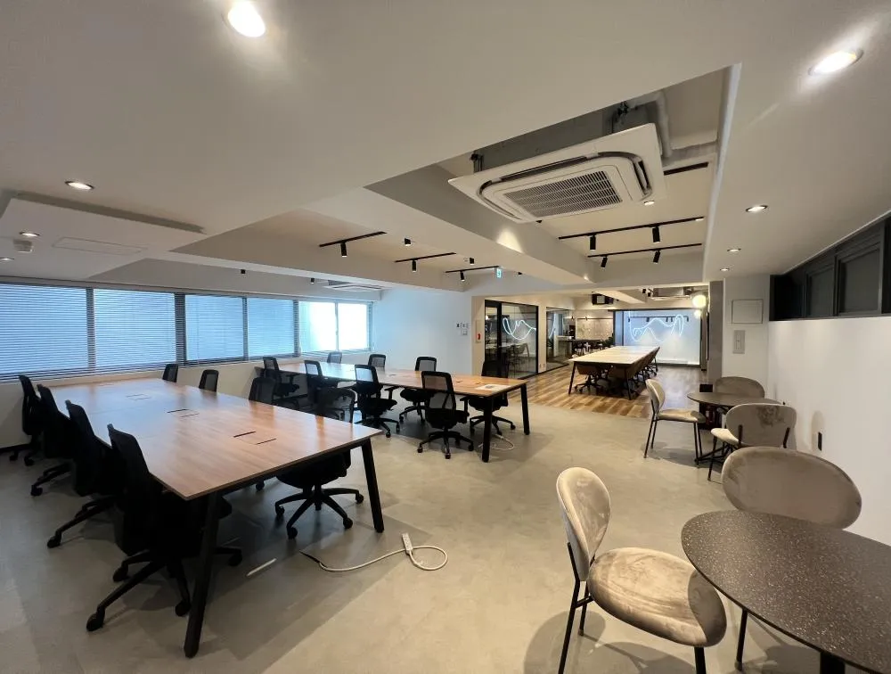 東京都新宿区西新宿の居抜き賃貸オフィス物件(約55坪) ｜居抜きオフィス物件検索サイト【vivit-ビビット】（1）