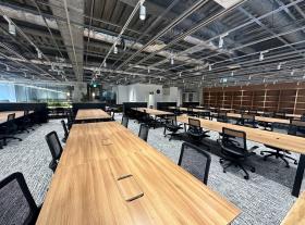 東京都新宿区西新宿の居抜き賃貸オフィス物件(約125坪) ｜居抜きオフィス物件検索サイト【vivit-ビビット】（サムネイル1）