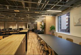 東京都新宿区西新宿の居抜き賃貸オフィス物件(約125坪) ｜居抜きオフィス物件検索サイト【vivit-ビビット】（サムネイル1）