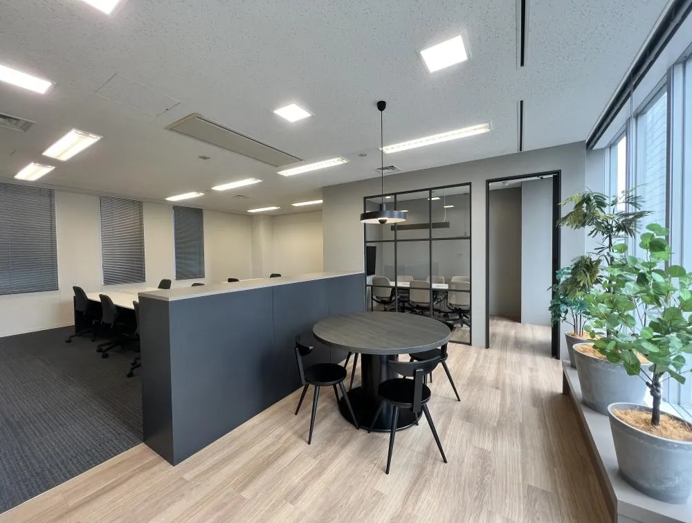 東京都港区北青山の居抜き賃貸オフィス物件(約25坪) ｜居抜きオフィス物件検索サイト【vivit-ビビット】（3）